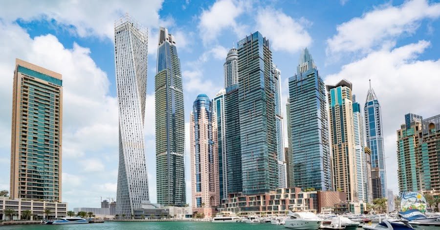 Edificios transparentes: el uso del vidrio en la arquitectura moderna