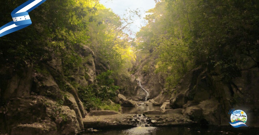 La hermosa cascada de Combalina en Choluteca